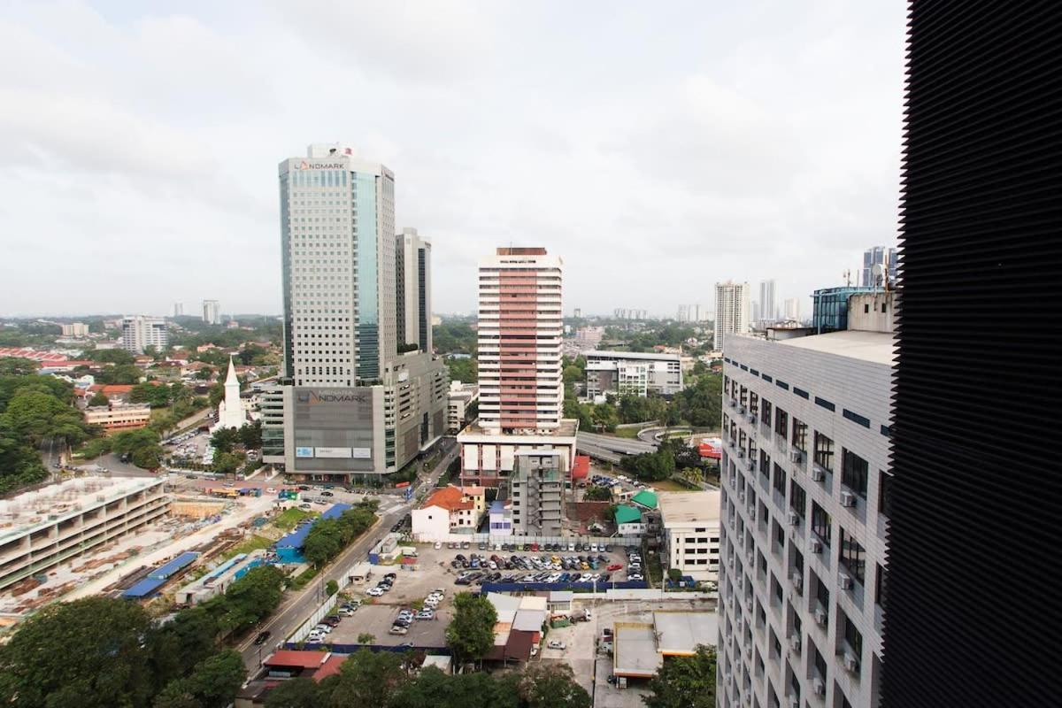 Modern, High Floor Suasana Suites 05 In Jb Johor Bahru Buitenkant foto